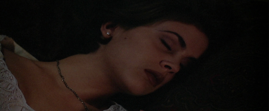 charmed-online-dot-net_EmbraceOfTheVampire2510.jpg