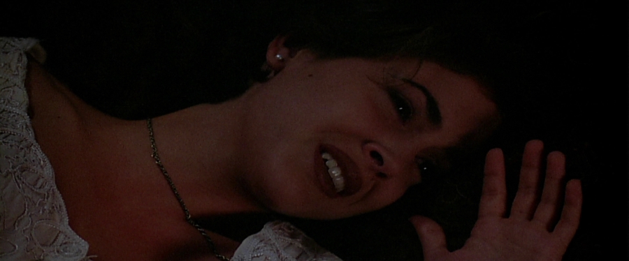 charmed-online-dot-net_EmbraceOfTheVampire2596.jpg