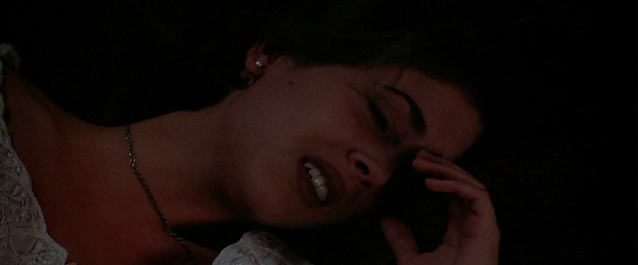 charmed-online-dot-net_EmbraceOfTheVampire2602.jpg