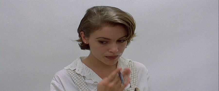 charmed-online-dot-net_EmbraceOfTheVampire2840.jpg