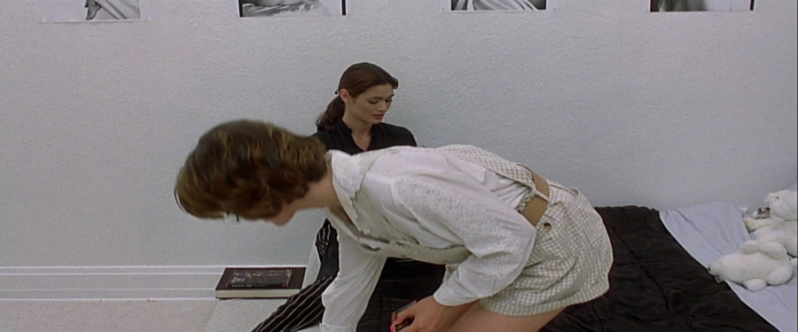 charmed-online-dot-net_EmbraceOfTheVampire2847.jpg