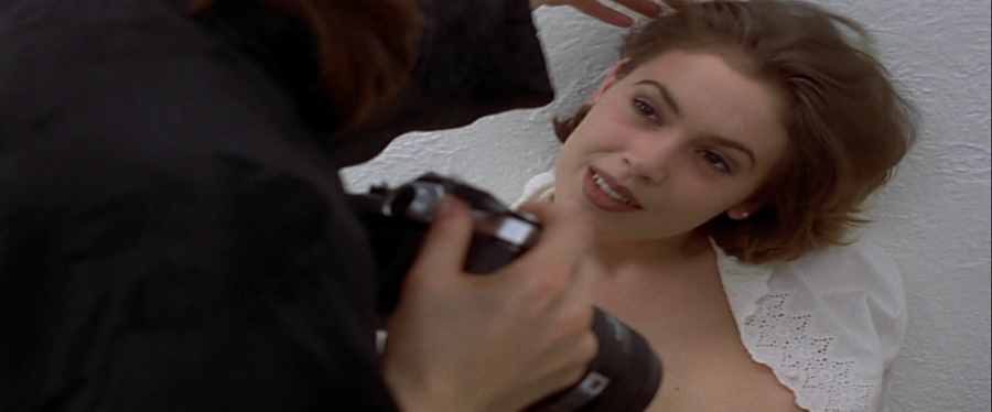 charmed-online-dot-net_EmbraceOfTheVampire2953.jpg