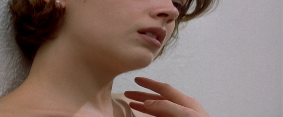 charmed-online-dot-net_EmbraceOfTheVampire3046.jpg