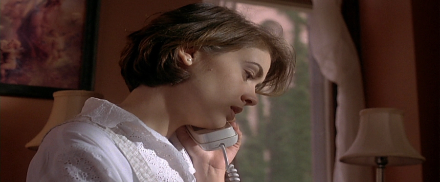 charmed-online-dot-net_EmbraceOfTheVampire3174.jpg
