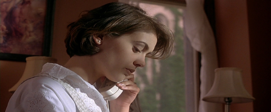 charmed-online-dot-net_EmbraceOfTheVampire3185.jpg