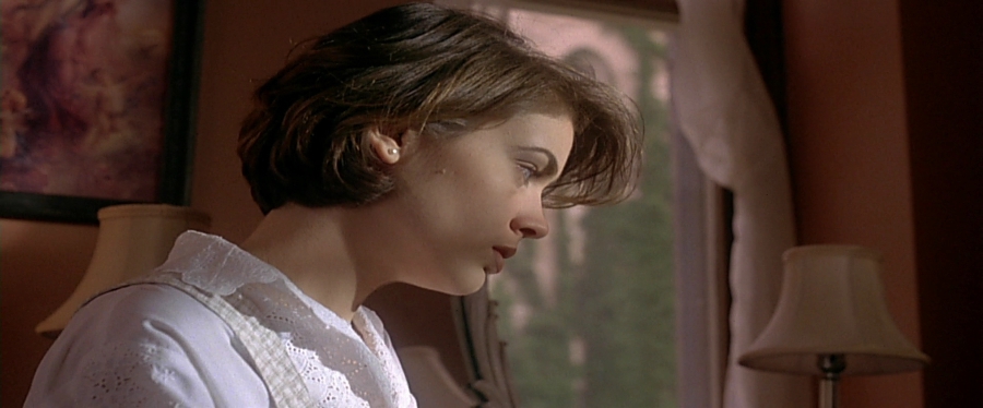 charmed-online-dot-net_EmbraceOfTheVampire3194.jpg