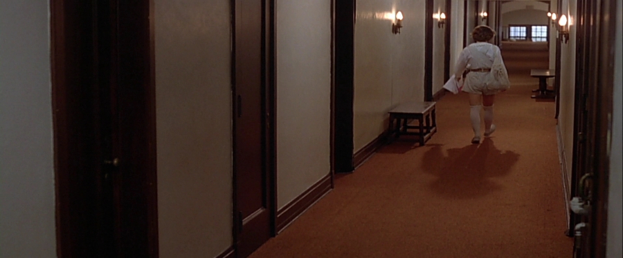 charmed-online-dot-net_EmbraceOfTheVampire3379.jpg