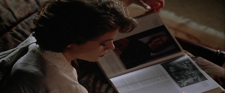charmed-online-dot-net_EmbraceOfTheVampire3440.jpg