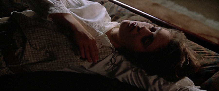 charmed-online-dot-net_EmbraceOfTheVampire3447.jpg