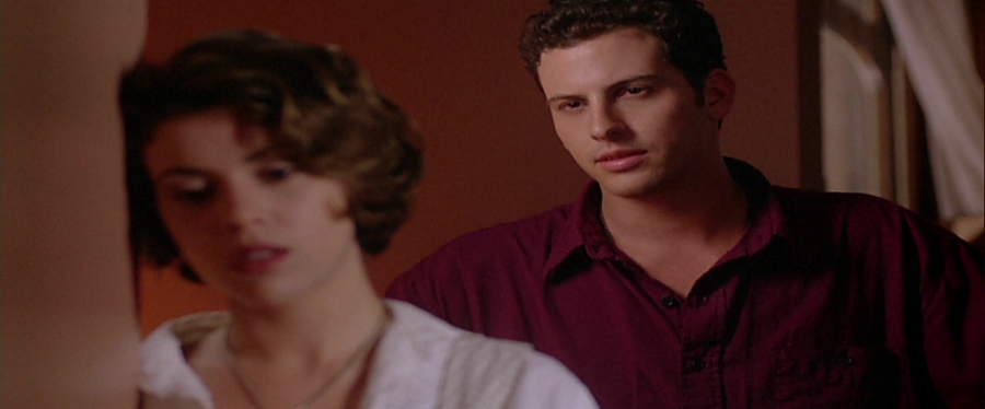 charmed-online-dot-net_EmbraceOfTheVampire3669.jpg