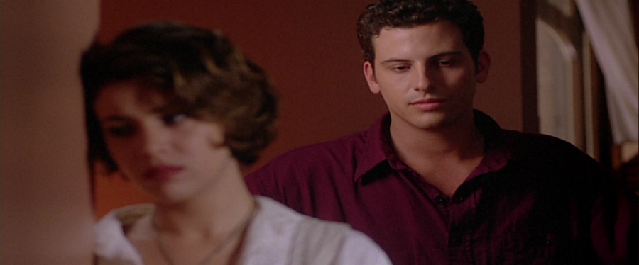 charmed-online-dot-net_EmbraceOfTheVampire3690.jpg