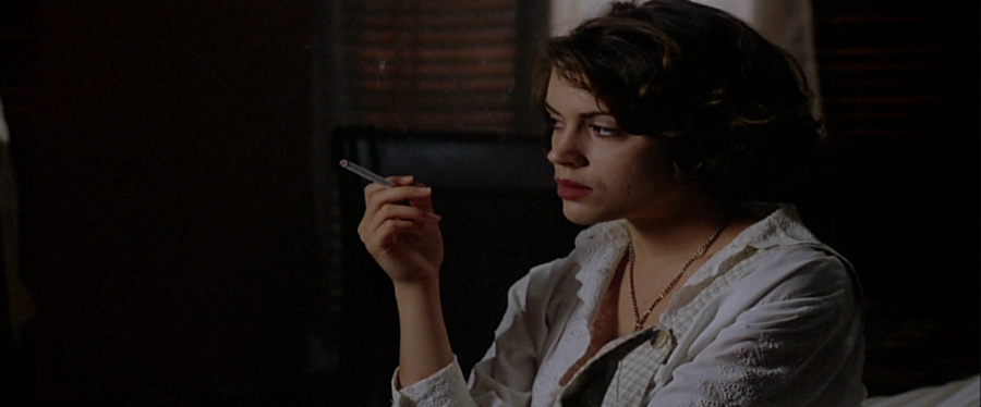 charmed-online-dot-net_EmbraceOfTheVampire3805.jpg