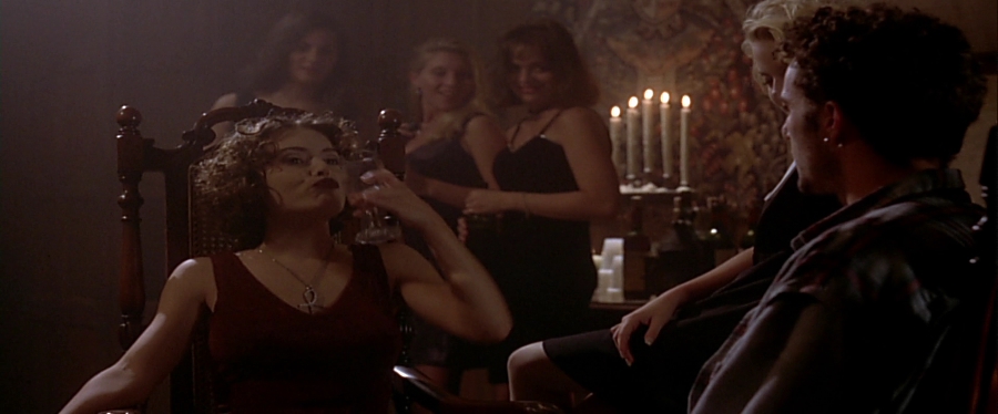 charmed-online-dot-net_EmbraceOfTheVampire3918.jpg