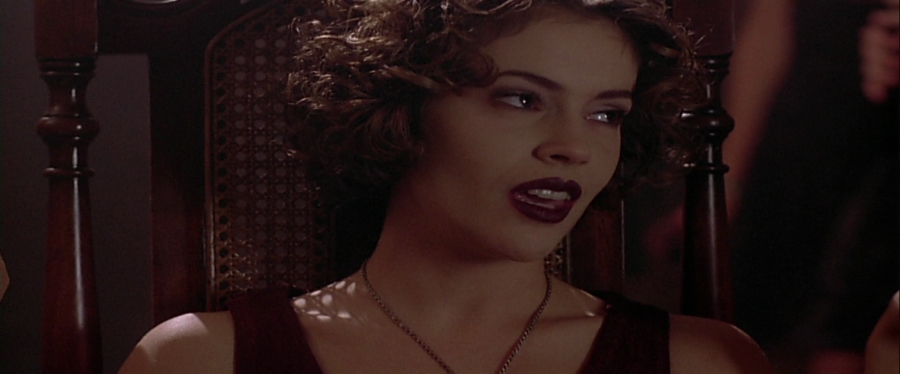 charmed-online-dot-net_EmbraceOfTheVampire3928.jpg