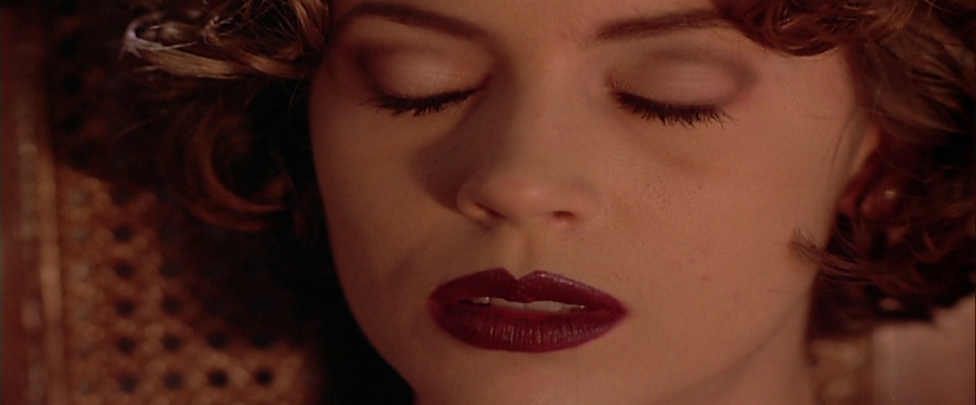 charmed-online-dot-net_EmbraceOfTheVampire3961.jpg