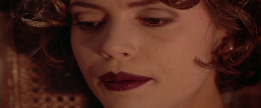 charmed-online-dot-net_EmbraceOfTheVampire3990.jpg