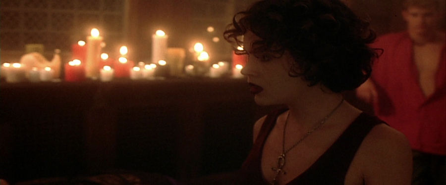 charmed-online-dot-net_EmbraceOfTheVampire4052.jpg