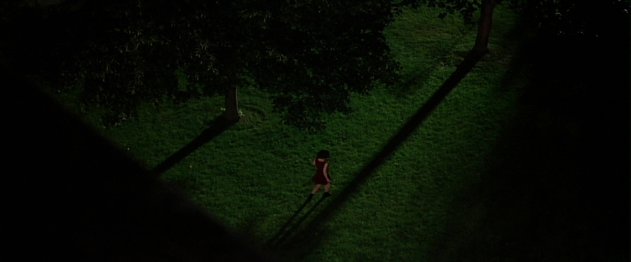 charmed-online-dot-net_EmbraceOfTheVampire4209.jpg