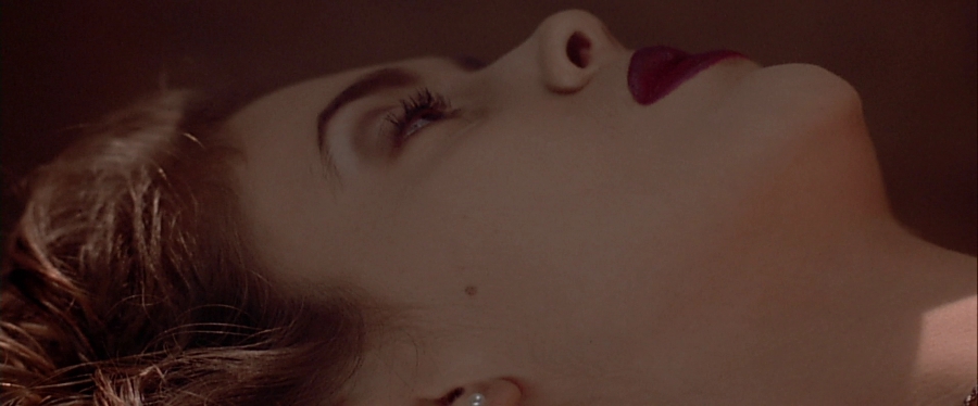 charmed-online-dot-net_EmbraceOfTheVampire5008.jpg