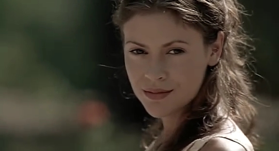 Charmed-Online_dot_nl-HugoPool2491.jpg