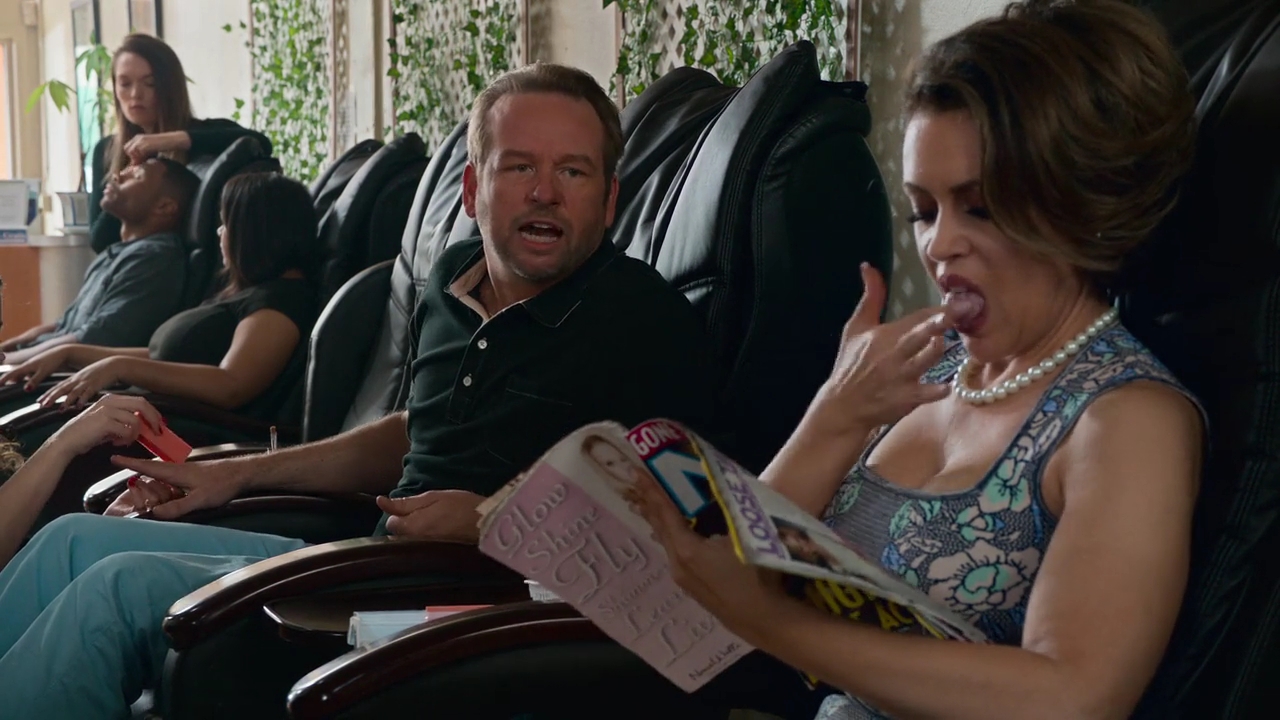 Charmed-Online-dot-NL_Insatiable1x01-2802.jpg