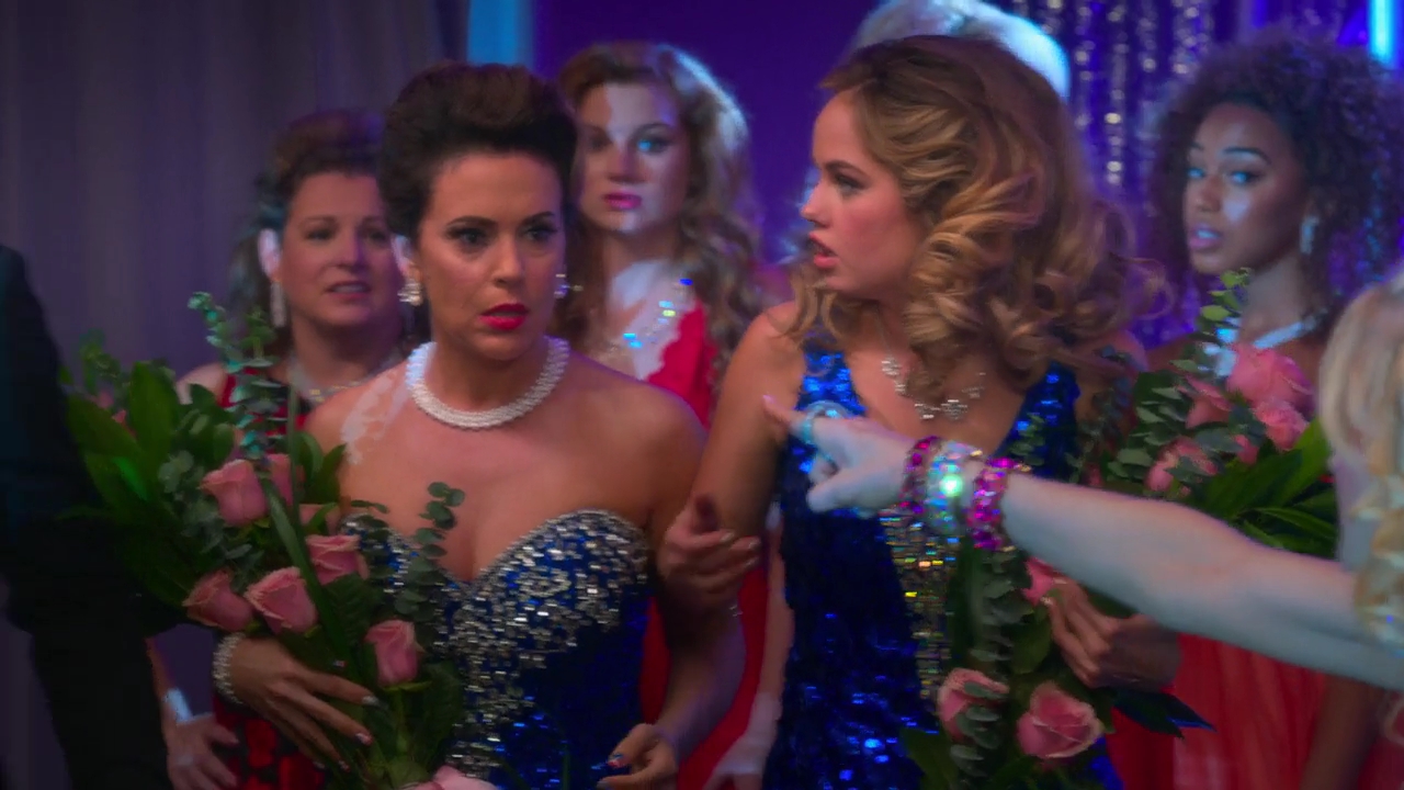 Charmed-Online-dot-NL_Insatiable1x04-4630.jpg