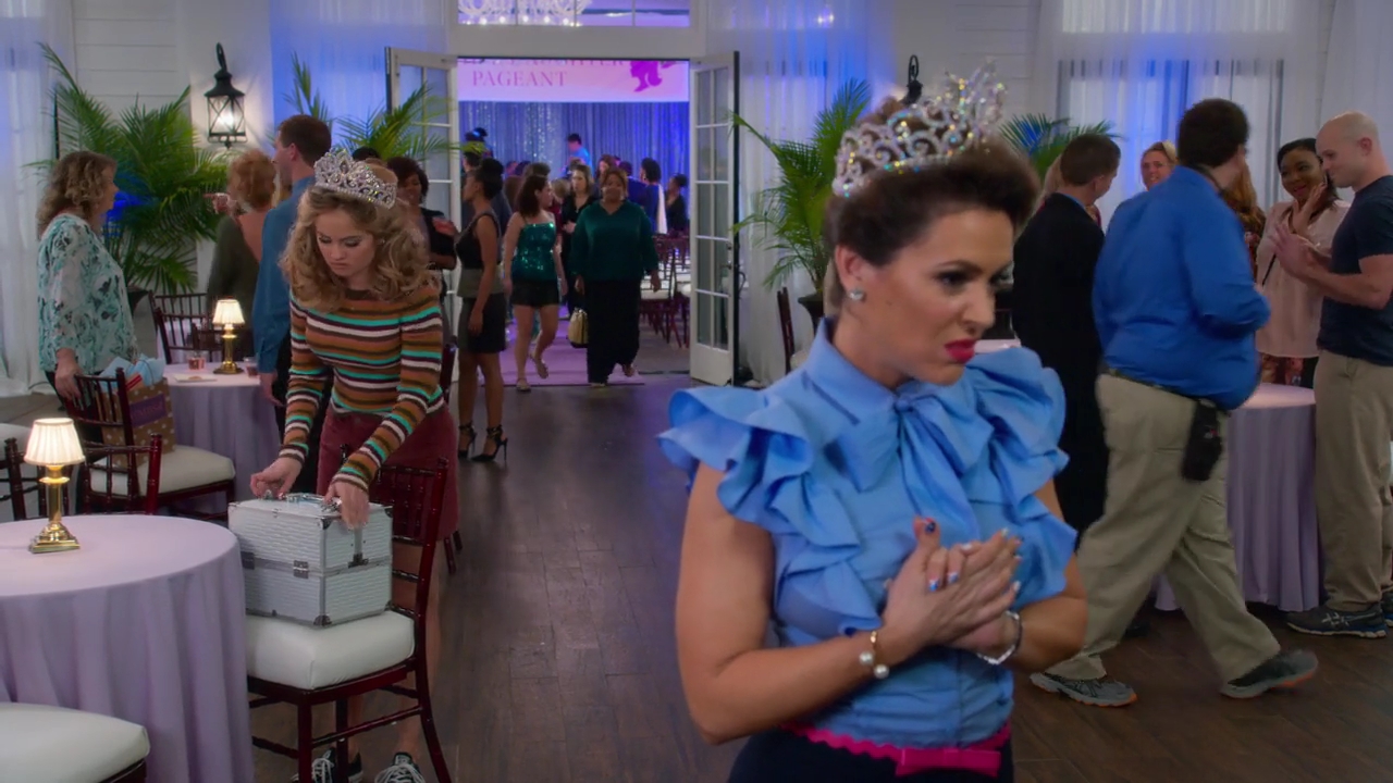 Charmed-Online-dot-NL_Insatiable1x04-5070.jpg