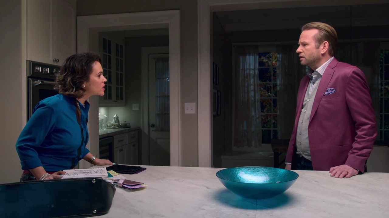 Charmed-Online-dot-NL_Insatiable1x11-0601.jpg