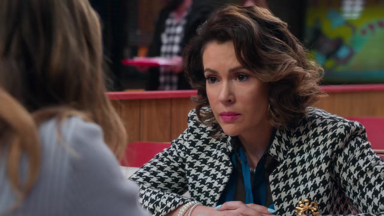 Charmed-Online-dot-NL_Insatiable1x11-1302.jpg