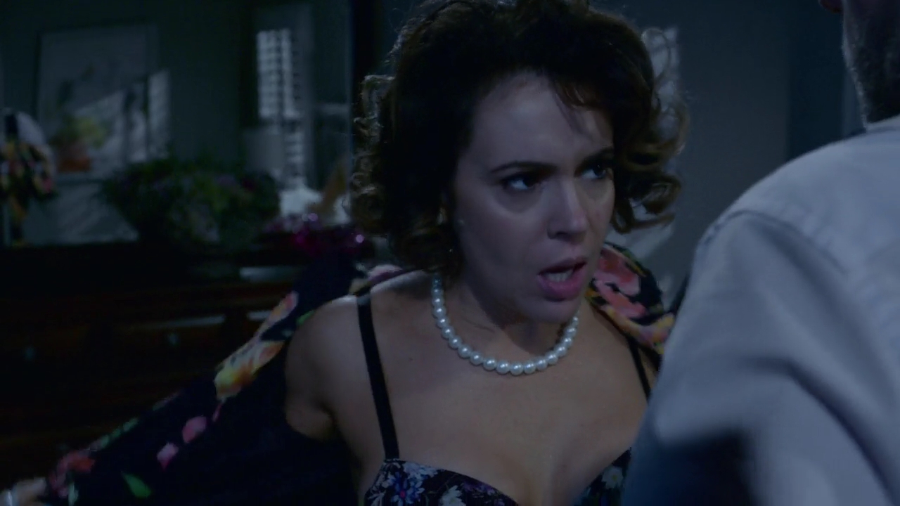 Charmed-Online-dot-NL_Insatiable1x12-0231.jpg