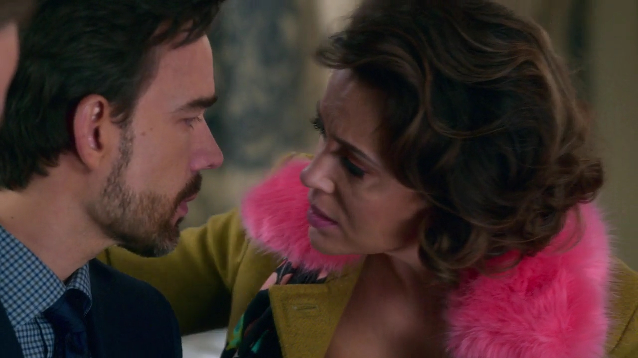 Charmed-Online-dot-NL_Insatiable1x12-1223.jpg