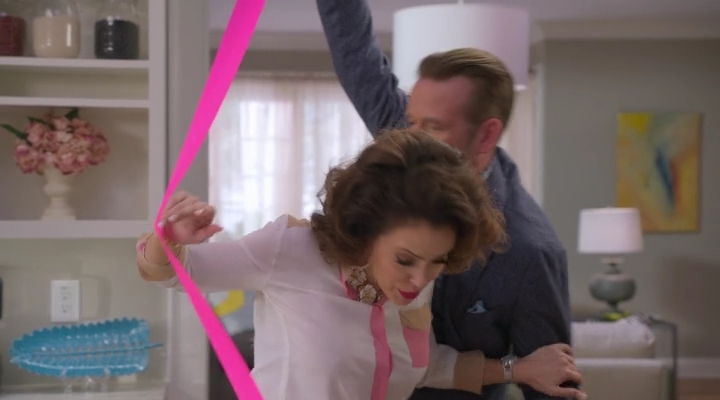 Charmed-Online-dot-nl_Insatiable2x08-00156.jpg
