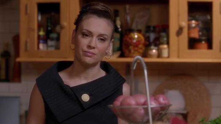 Charmed-Online-dot-net_Mistresses1x02TheMorningAfter2228.jpg