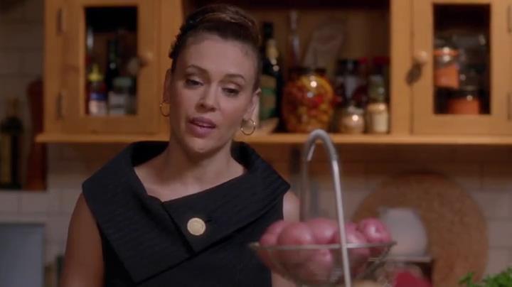 Charmed-Online-dot-net_Mistresses1x02TheMorningAfter2229.jpg