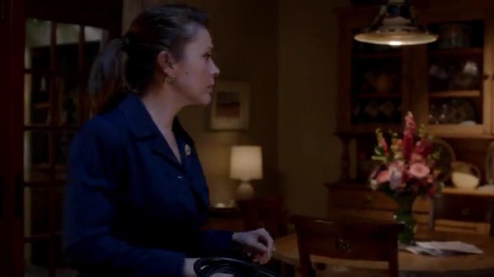 Charmed-Online-dot-net_Mistresses1x03BreakingAndEntering1700.jpg