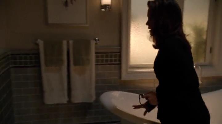 Charmed-Online-dot-net_Mistresses1x03BreakingAndEntering2432.jpg