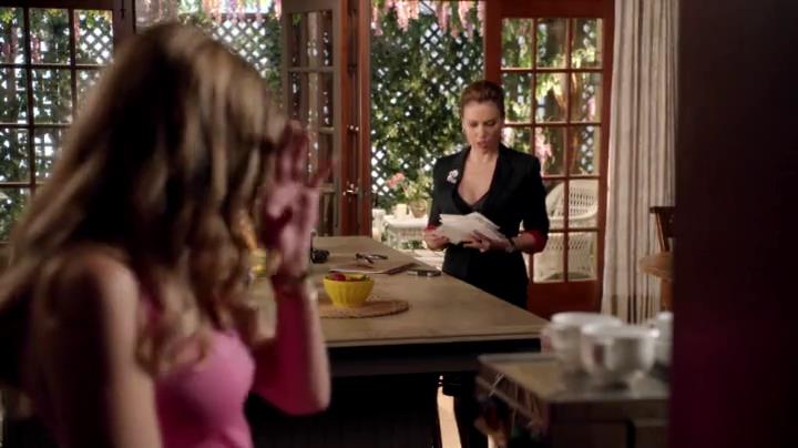 Charmed-Online-dot-net_Mistresses1x04AKissIsJustaKiss0907.jpg