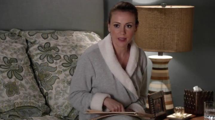 Charmed-Online-dot-net_Mistresses1x09GuessWhosComingtoDinner1044.jpg