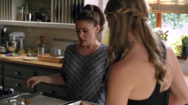 Charmed-Online-dot-net_Mistresses1x09GuessWhosComingtoDinner1576.jpg