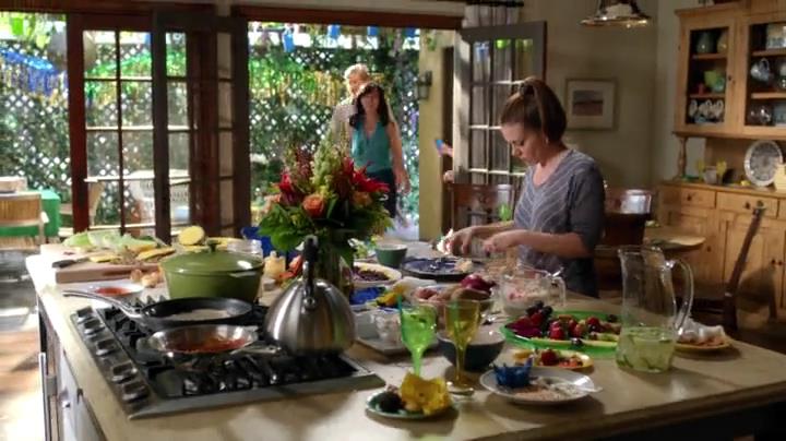 Charmed-Online-dot-net_Mistresses1x09GuessWhosComingtoDinner1693.jpg
