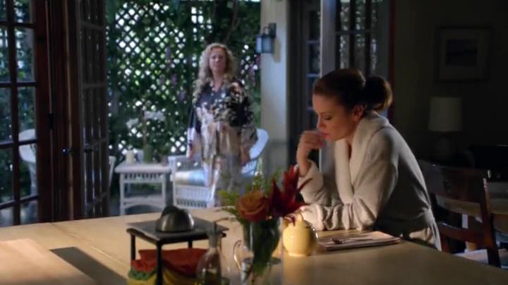 Charmed-Online-dot-net_Mistresses1x09GuessWhosComingtoDinner1940.jpg