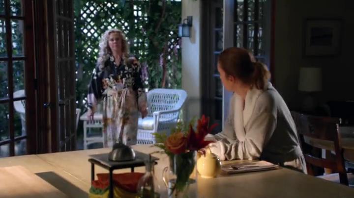 Charmed-Online-dot-net_Mistresses1x09GuessWhosComingtoDinner1941.jpg