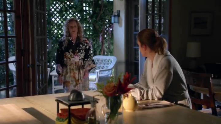 Charmed-Online-dot-net_Mistresses1x09GuessWhosComingtoDinner1942.jpg