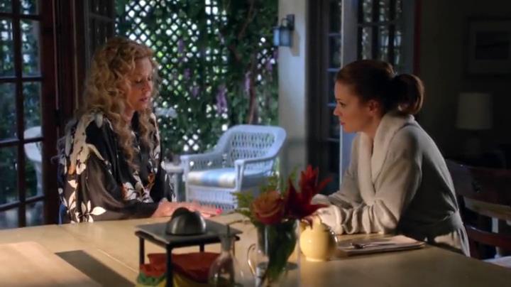 Charmed-Online-dot-net_Mistresses1x09GuessWhosComingtoDinner1958.jpg