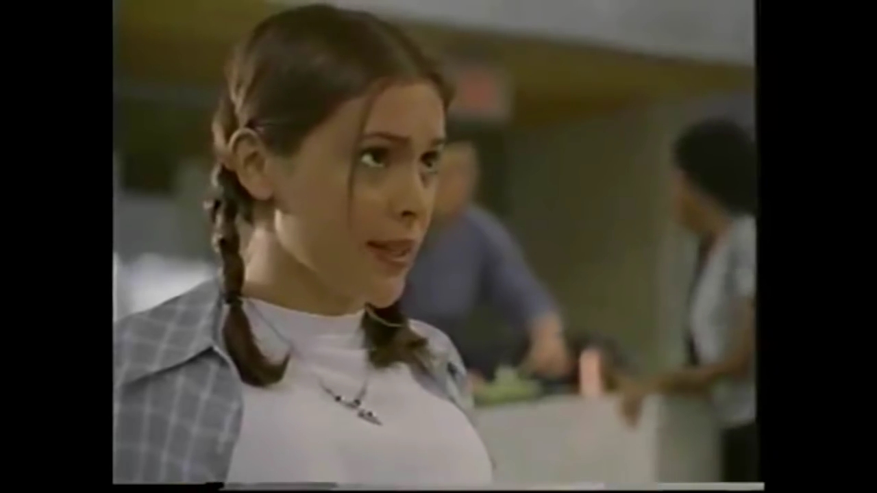 Charmed-Online-dot-NL_TheSurrogate1501.jpg