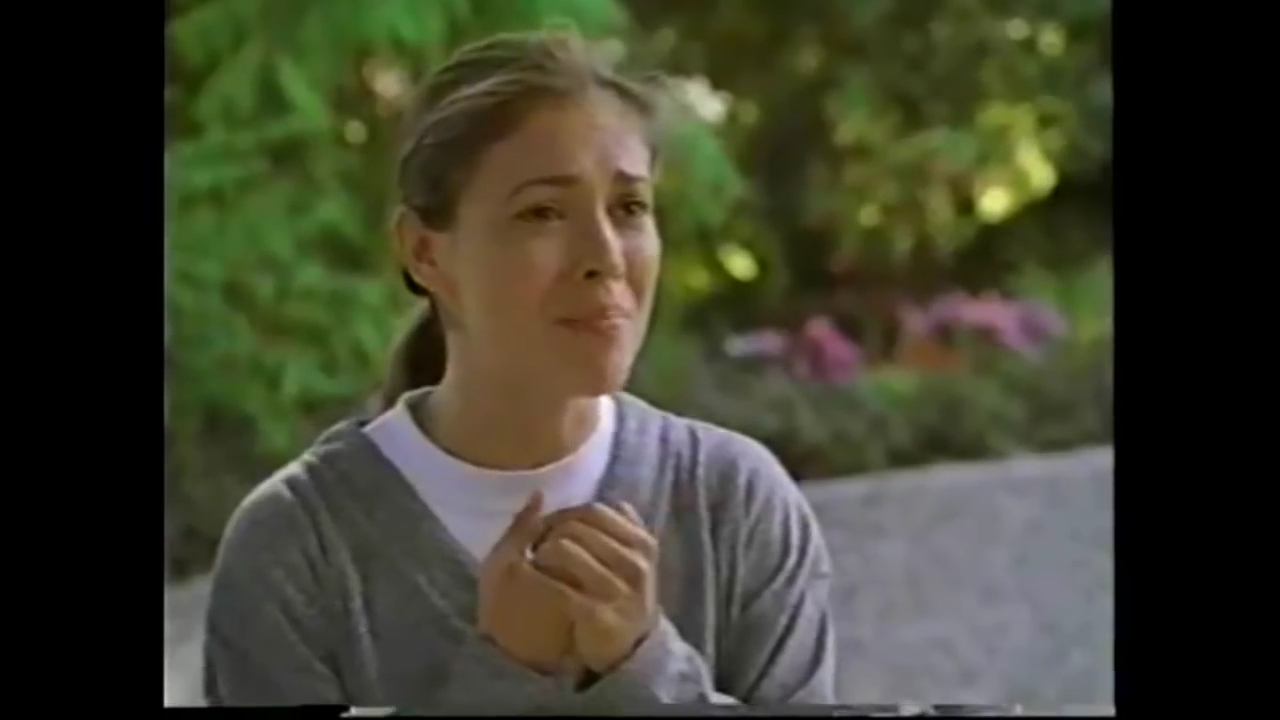 Charmed-Online-dot-NL_TheSurrogate2584.jpg