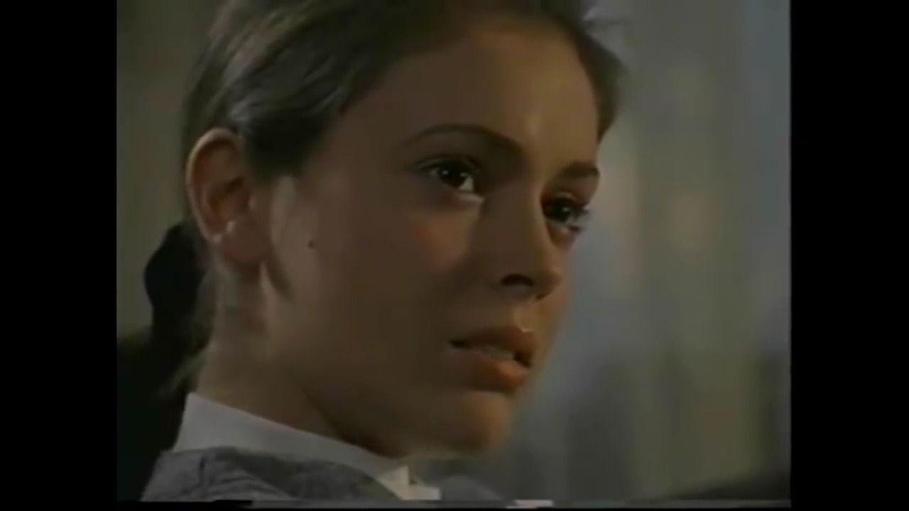 Charmed-Online-dot-NL_TheSurrogate2713.jpg