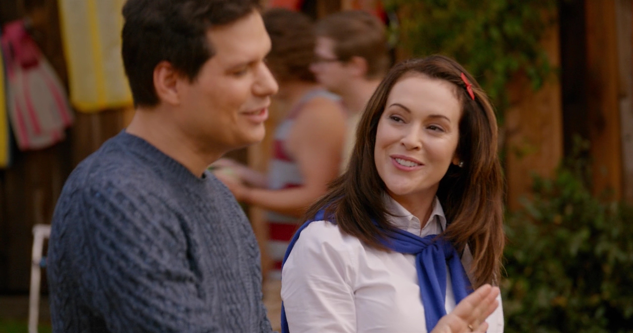 Charmed-Online-dot-nl_WetHotAmericanSummer10YearsLater-1x02Softball0228.jpg