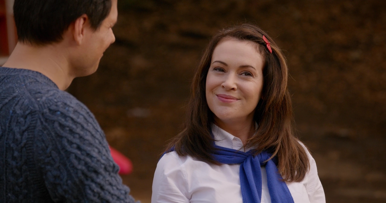 Charmed-Online-dot-nl_WetHotAmericanSummer10YearsLater-1x02Softball0253.jpg