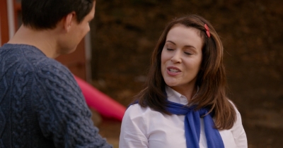 Charmed-Online-dot-nl_WetHotAmericanSummer10YearsLater-1x02Softball0250.jpg